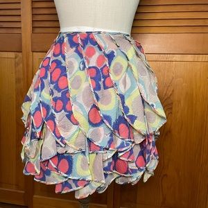DVF silk printed flirty skirt. Excellent condition